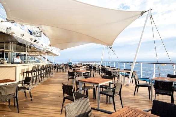 Marella Cruises Marella Explorer Bar @ The Mediterranean ©Cezare White.jpg